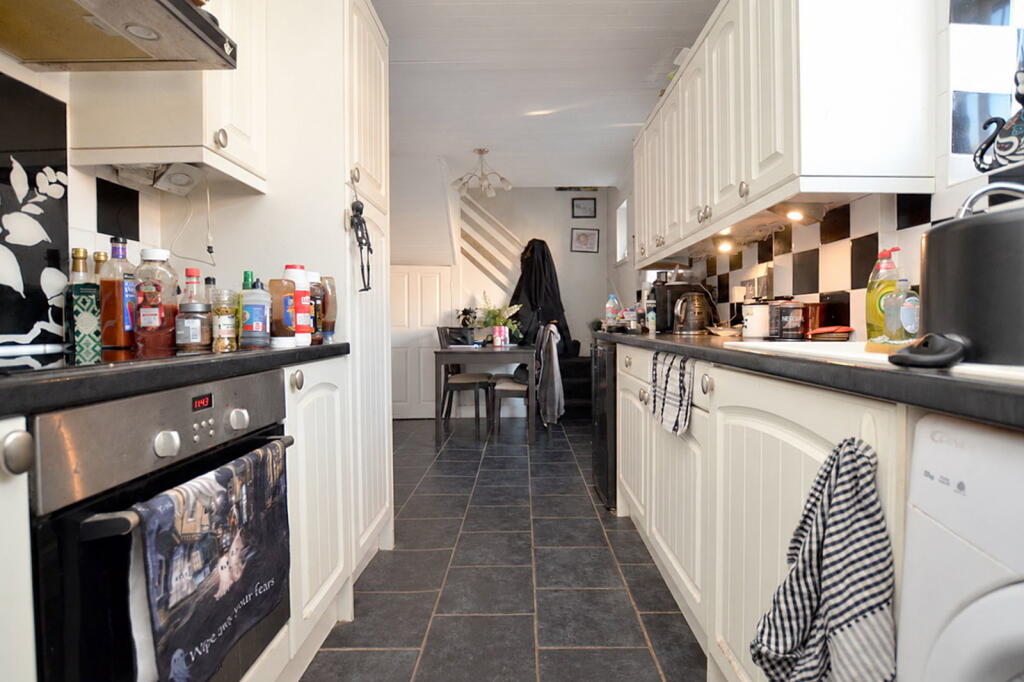 Sculthorpe Avenue, West Lynn photo 4