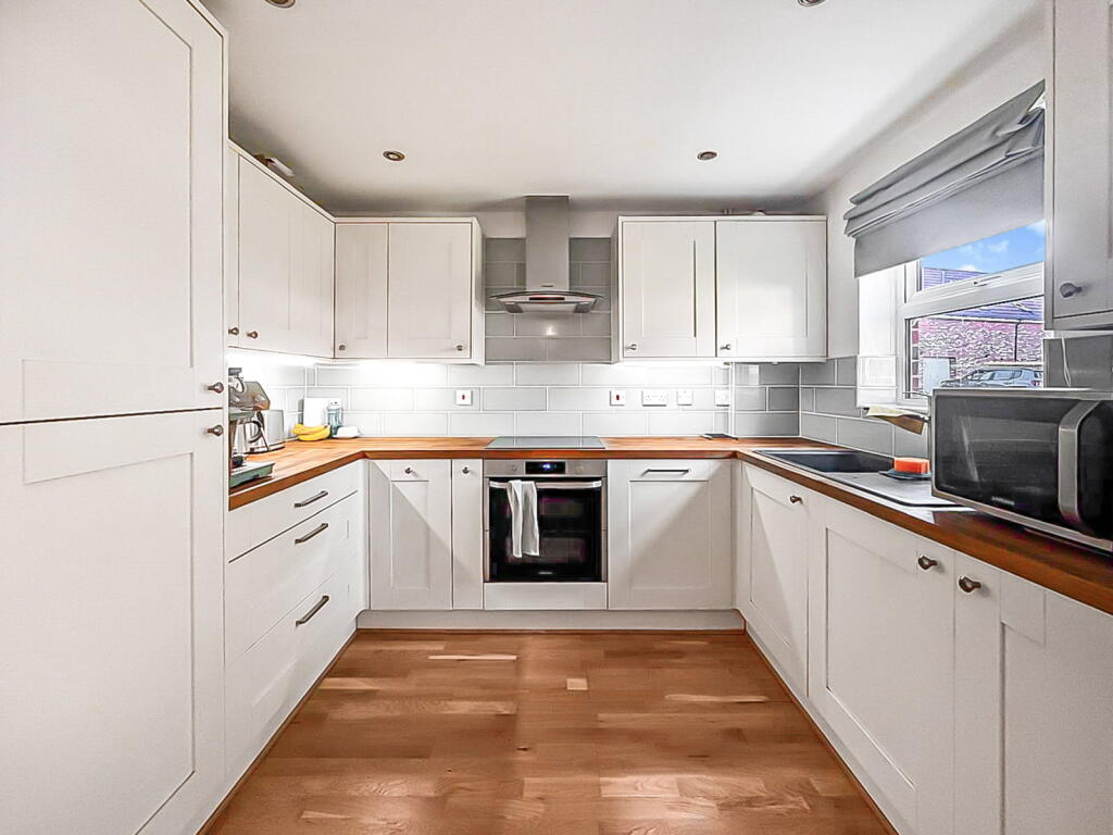 Streamside, Tuffley, Gloucester, GL4 0TA photo 3