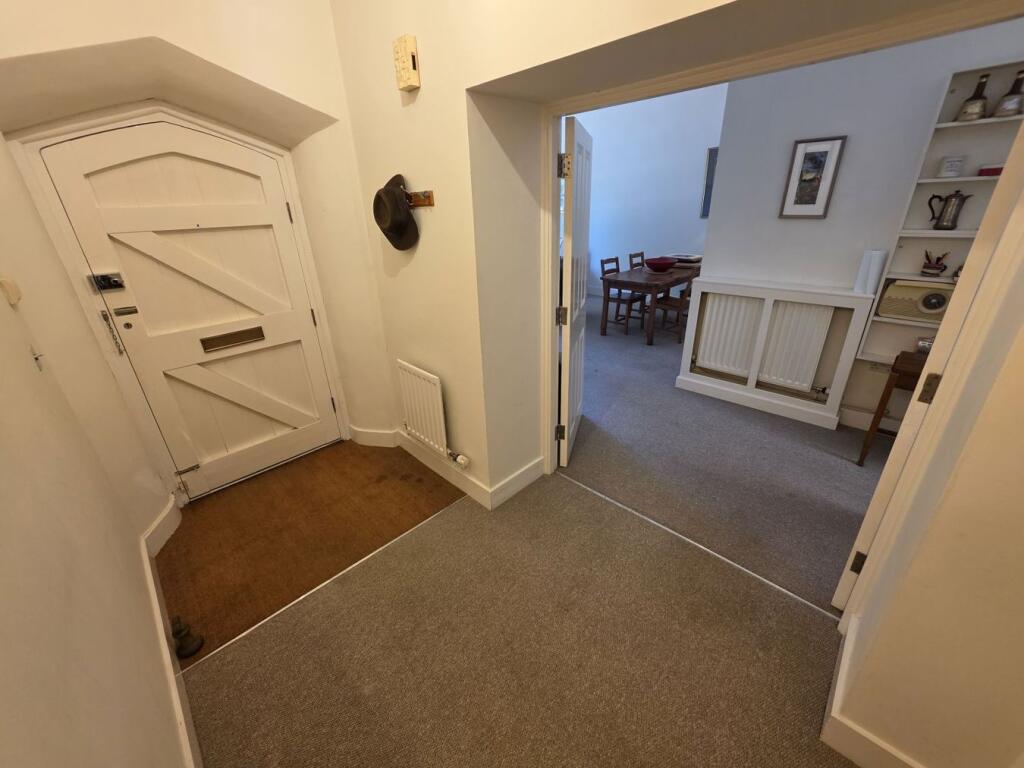 Apartment in Newport - View 4