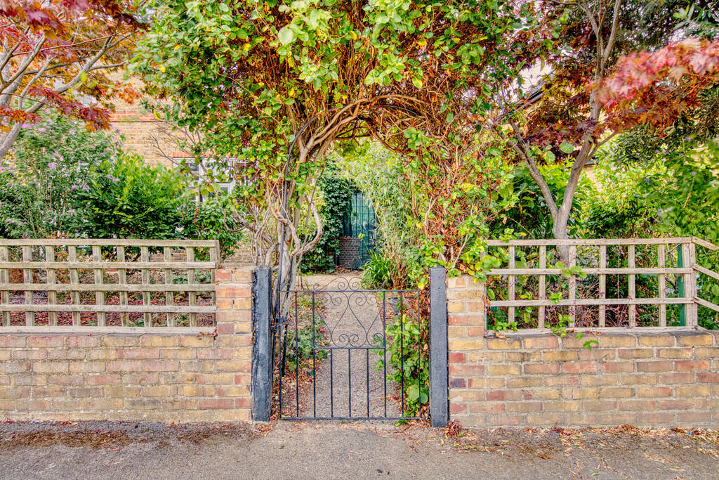House in London - View 5