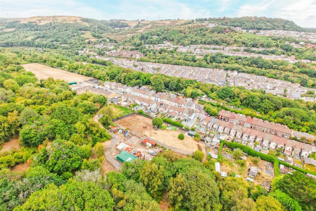 Approx 3.02 acres of land to the rear of Landraw Road, Pontypridd CF37 1EU - View 4