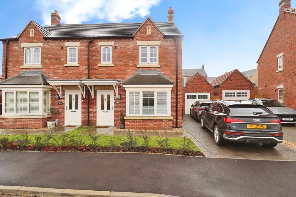 3-bed semi-detached on Washingborough, Lincoln, £300,000