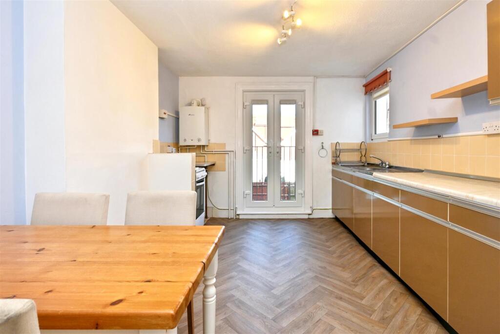 Apartment in Eastbourne, Little Chelsea, Upperton - View 3