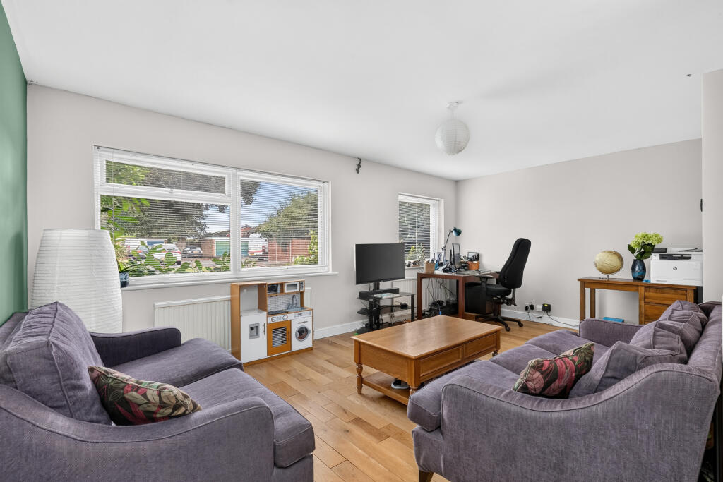 Jerrymoor Hill, Finchampstead, RG40 photo 3
