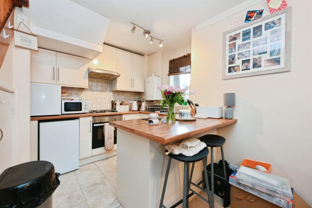 Additional image 3 of Applecroft Road, Welwyn Garden City