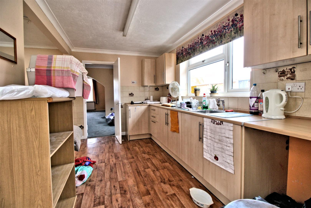 Centre Vale, Dersingham, King's Lynn photo 3
