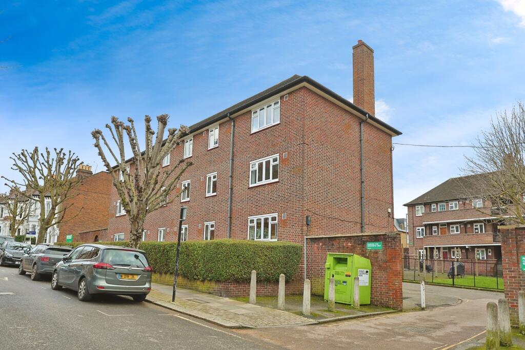 Main image of property: Honeywell Road, London, SW11