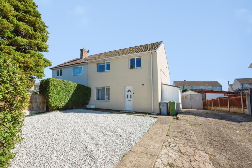Main image of property: Tudor Crescent, Rainworth, Mansfield, Nottinghamshire, NG21