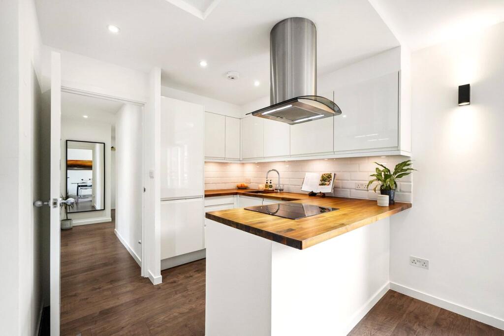 Apartment in London - View 5