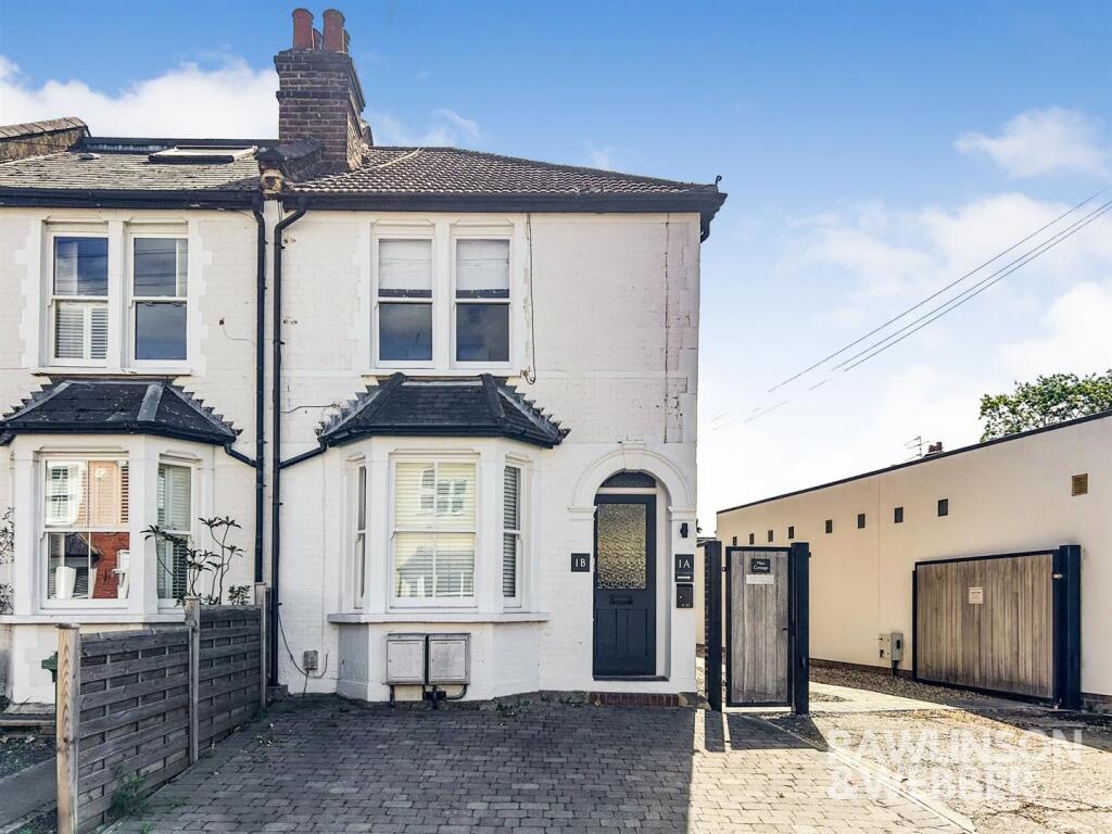1-bed flat on Park Road, East Molesey, £229,950