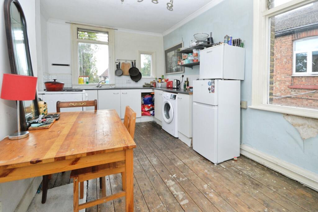 Apartment in London - View 5