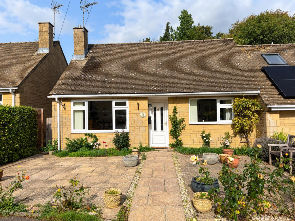 2-bed semi-detached on 8, Glebe Close, Stow-on-the-Wold, £350,000