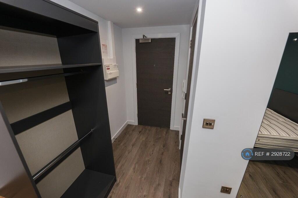 Studio flat for rent