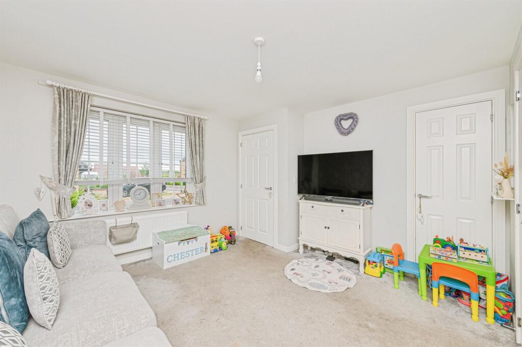 Oleander Close, Tamworth - View 2