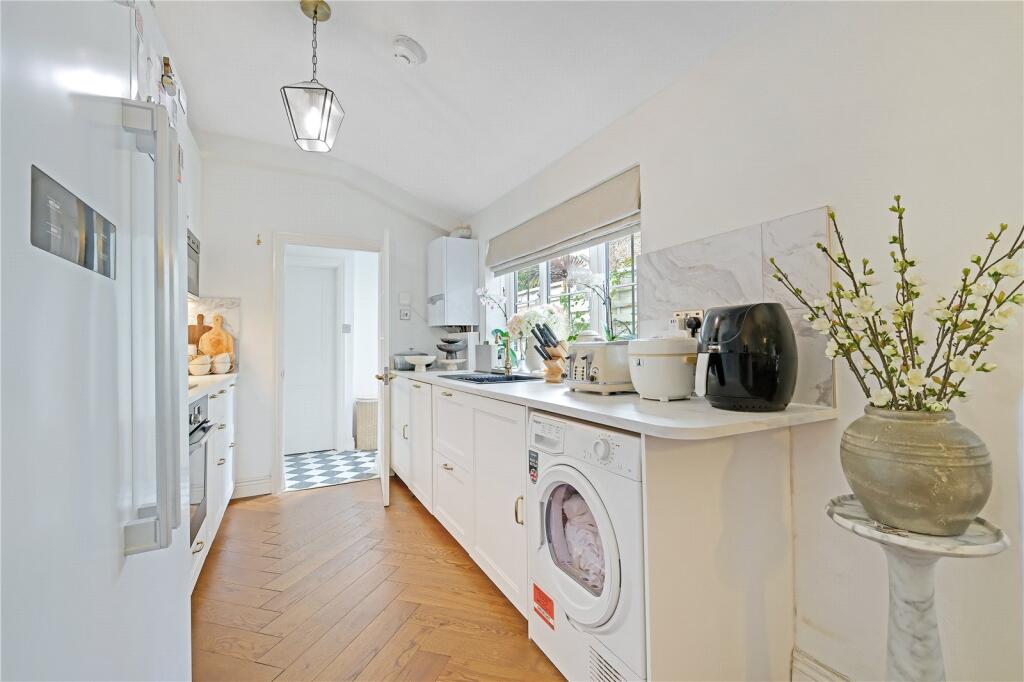 House in London, Silvertown - View 3