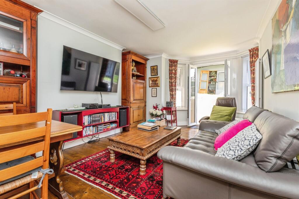 Apartment in Hastings, East Sussex - View 4