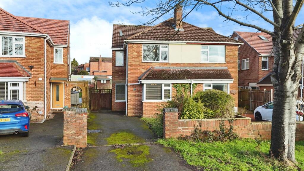 Main image of property: Offchurch Road, Leamington Spa