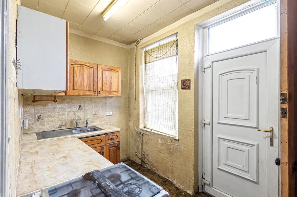 House in Bradford, Ripleyville, Bowling - More