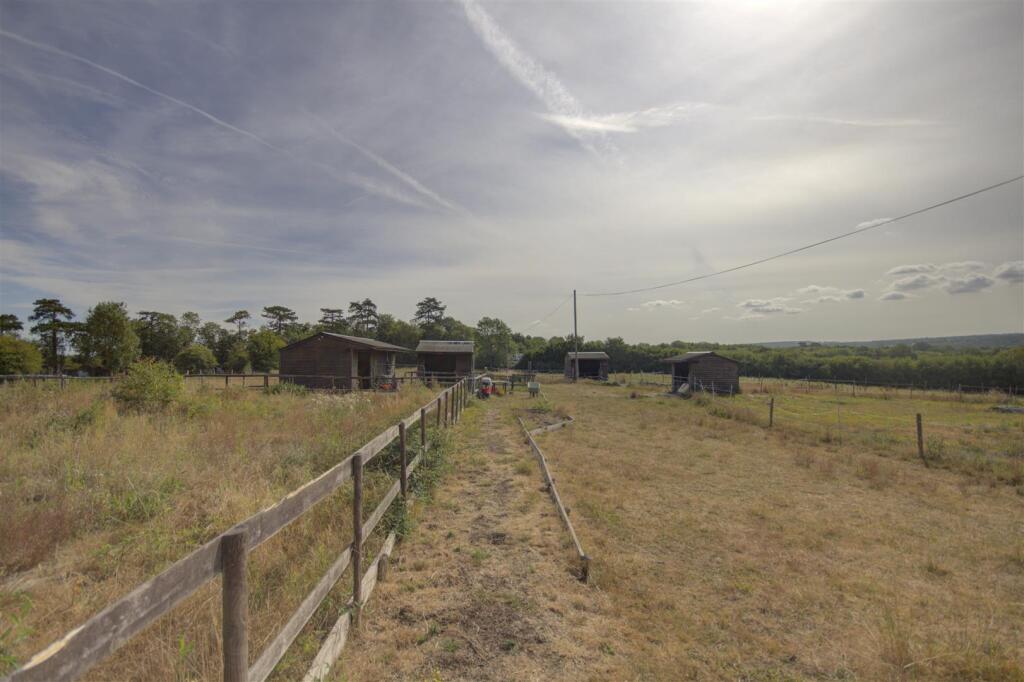 Morants Court Road, Dunton Green - More