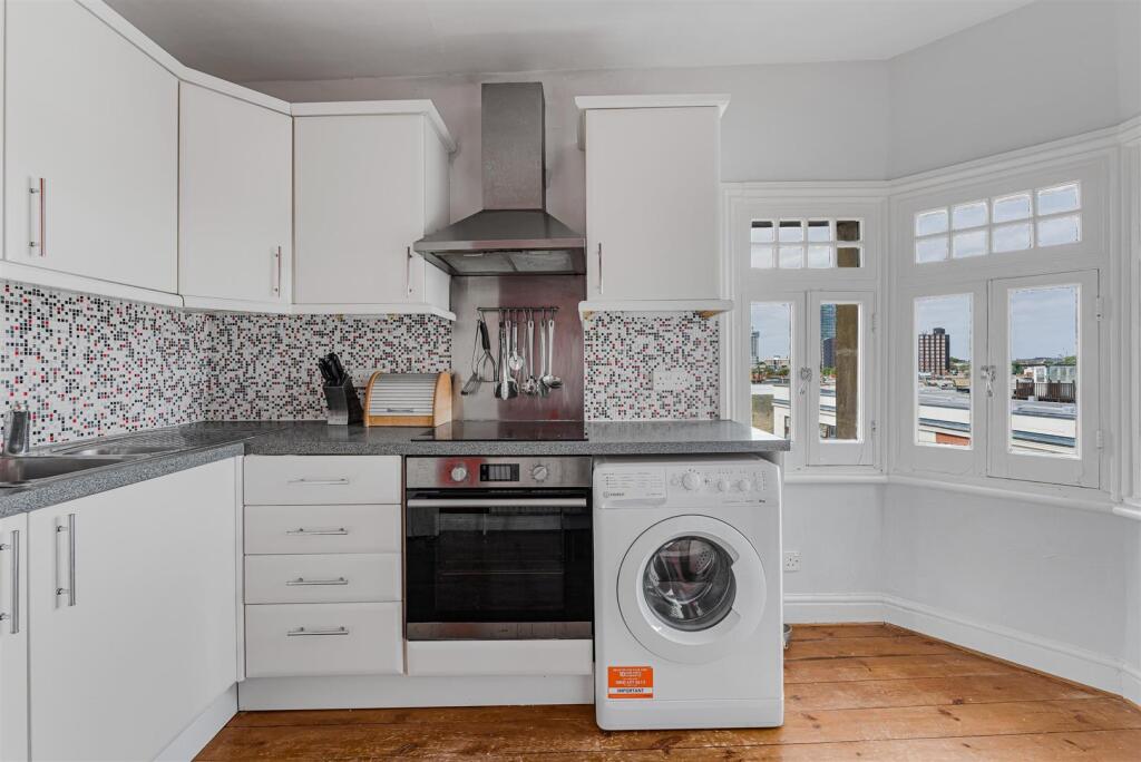 Apartment in London - View 5