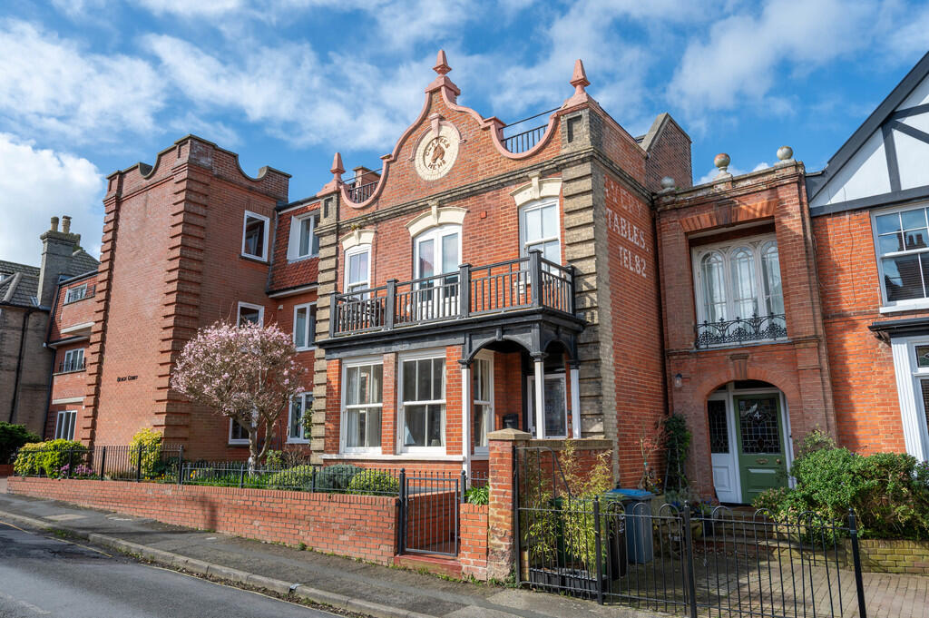 3-bed detached on Beach Road East, Felixstowe, £525,000