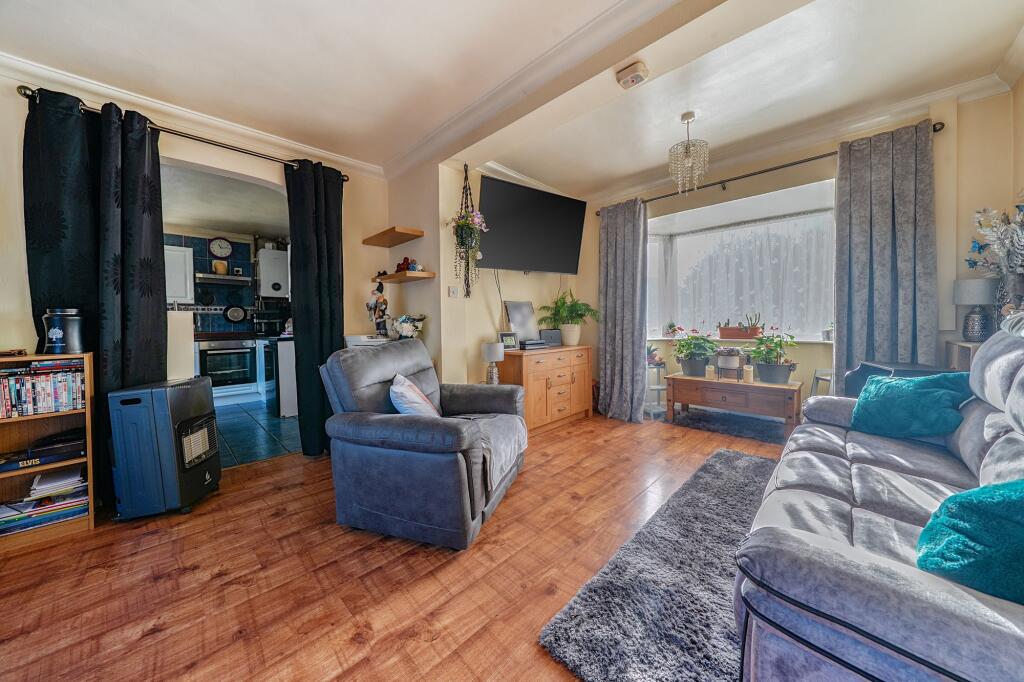 Gloucester Road, Aldershot, GU11 - View 2