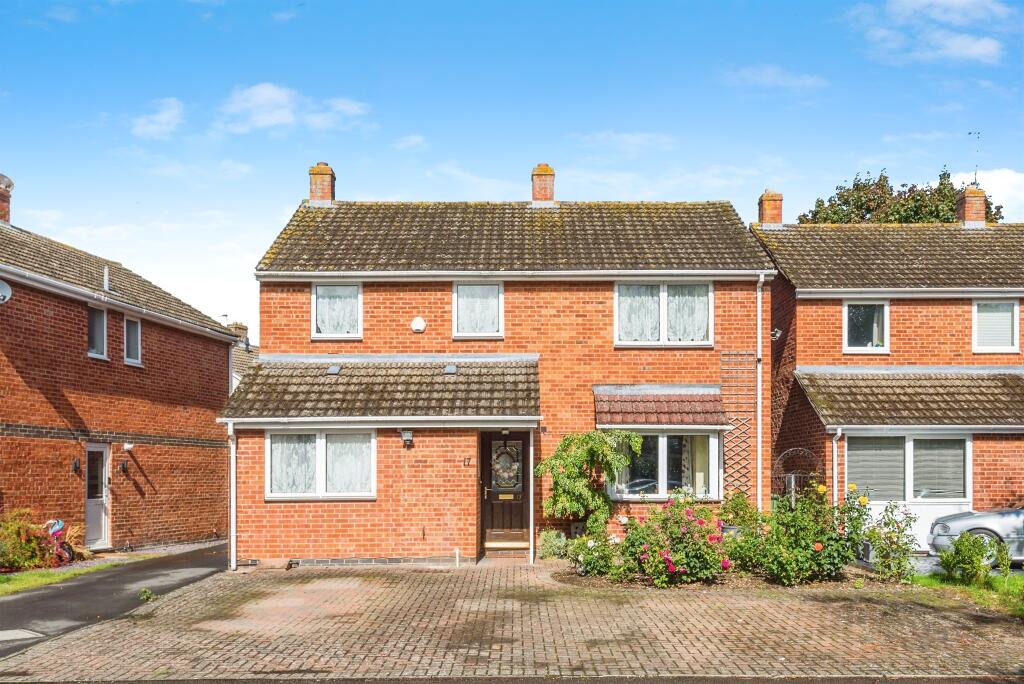 4 bed detached - Hardings, Chalgrove, Oxford image 3