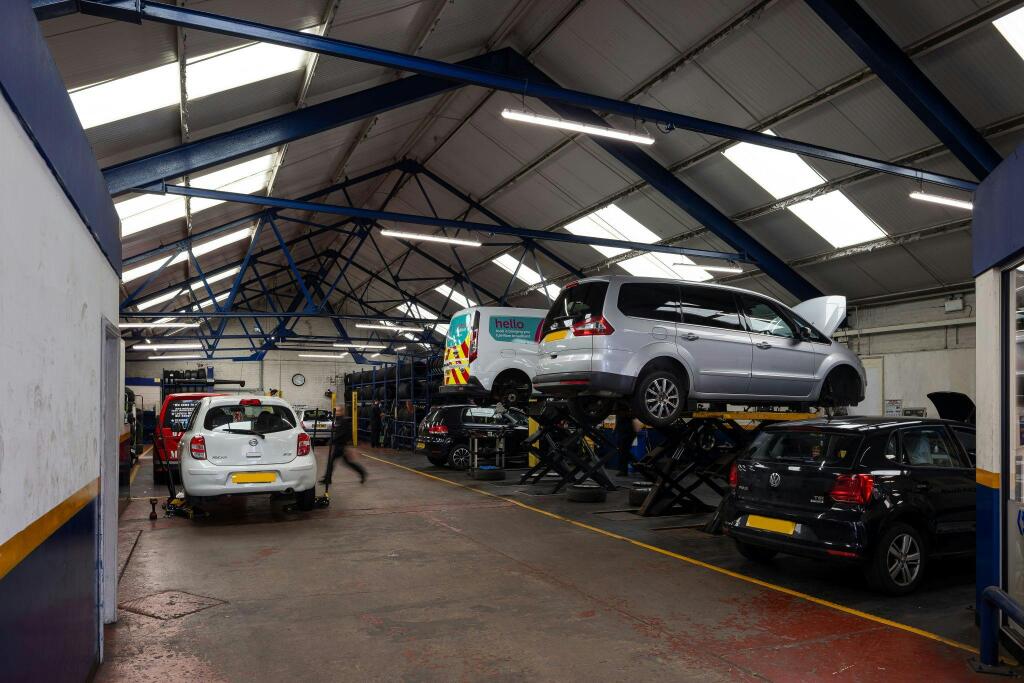 Kwik Fit Waterlooville Internal 13.jpg