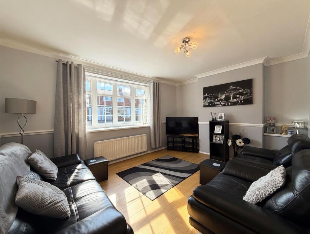 Huntley Crescent, Winlaton, Blaydon-on-Tyne photo 2