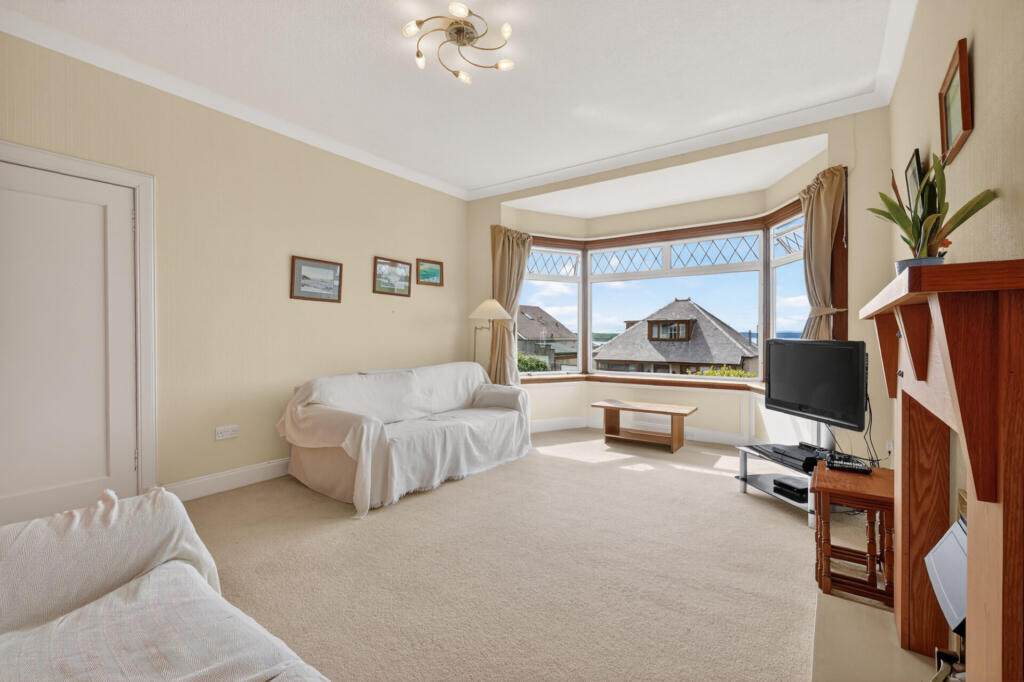 11 Auchenmaid Drive, Largs, KA30 9JJ photo 4
