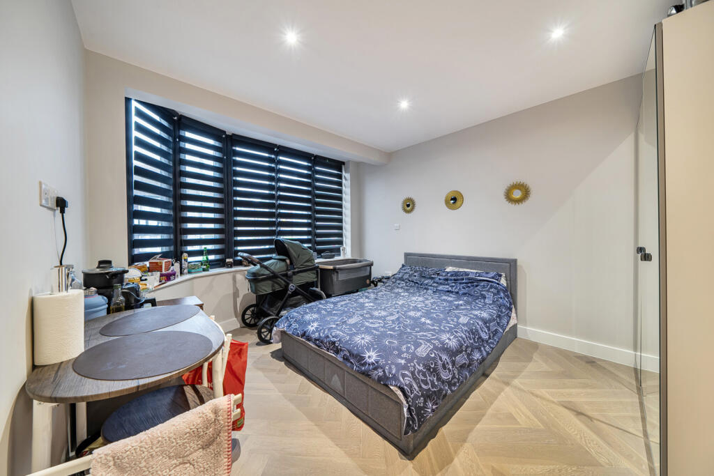 Briar Crescent, Northolt photo 5