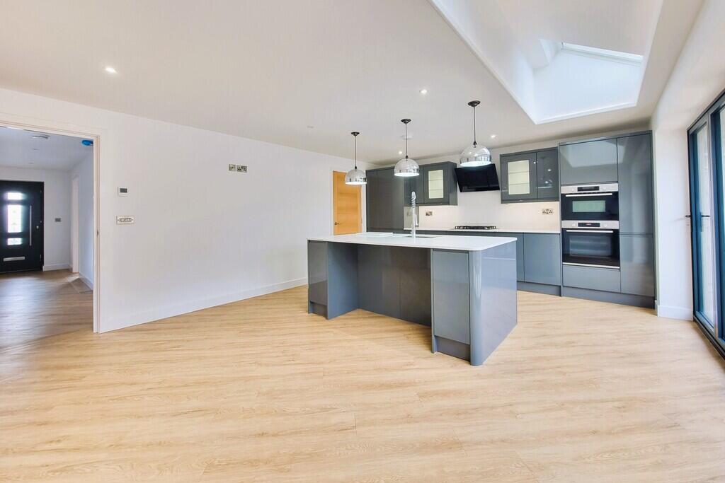 House in Portsmouth - View 4