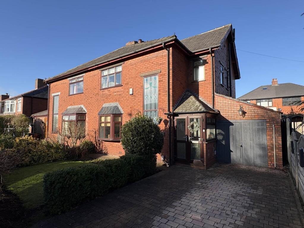 Main image of property: The Avenue, Shaw