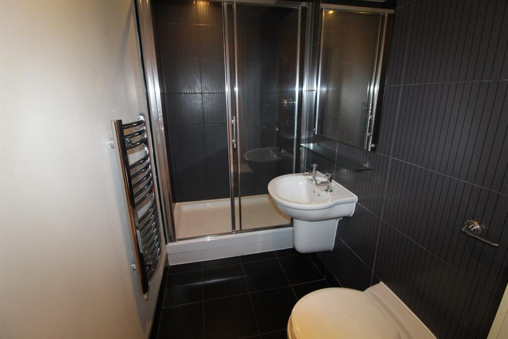 Apartment in Leeds - More