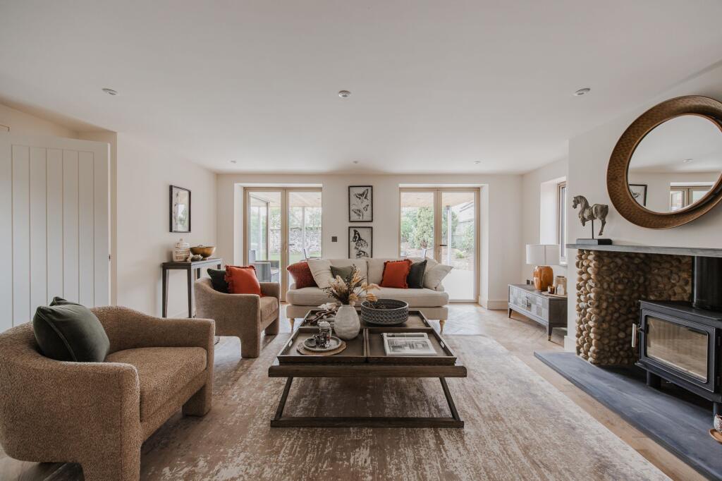 A Beautiful Renovation Perfectly Positioned in Brancaster Staithe photo 3