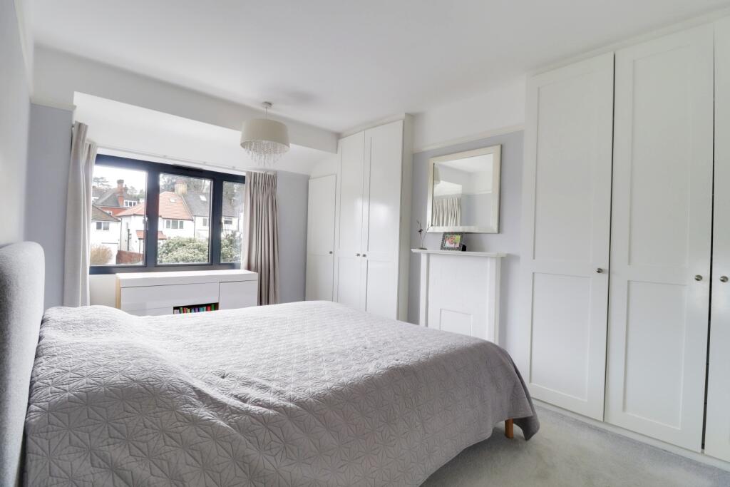 House in Croydon - More