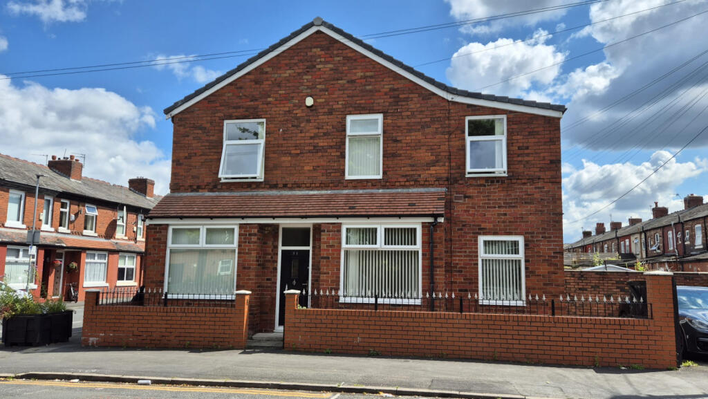 3 bedroom end of terrace house for rent