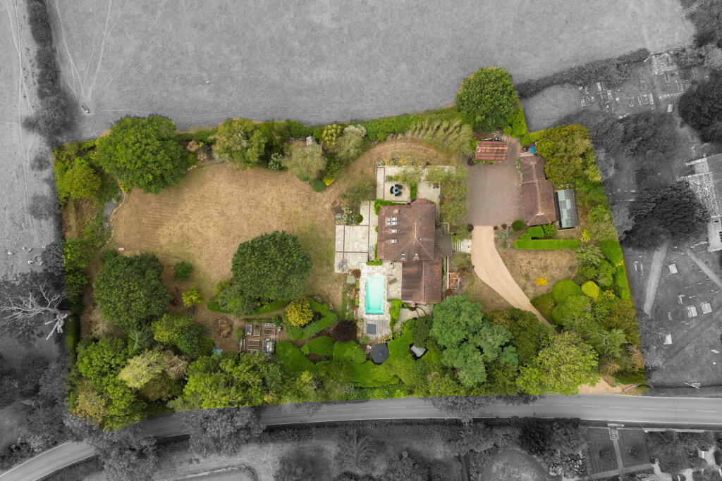 House in Redhill - View 2