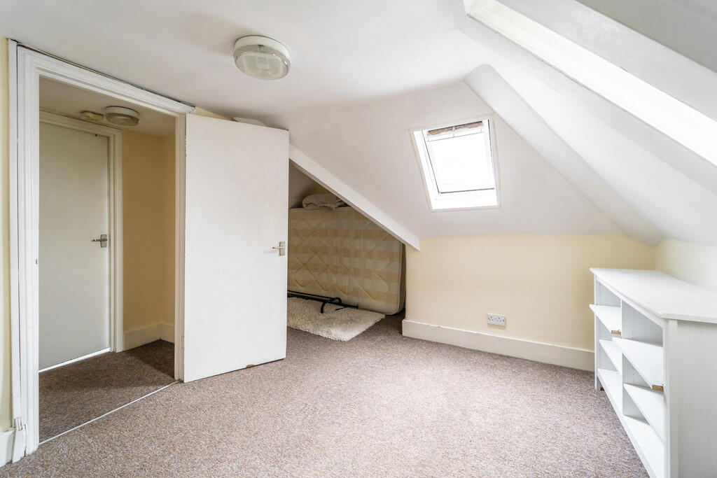 Apartment in London - View 3