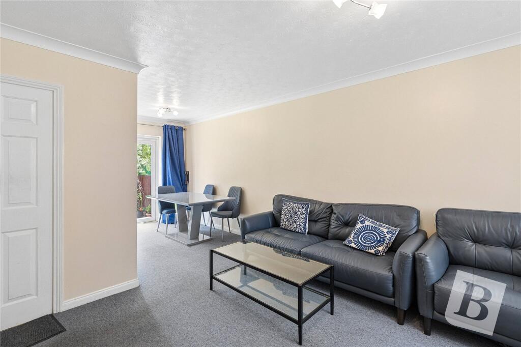 Spring Close, Dagenham, RM8 photo 4