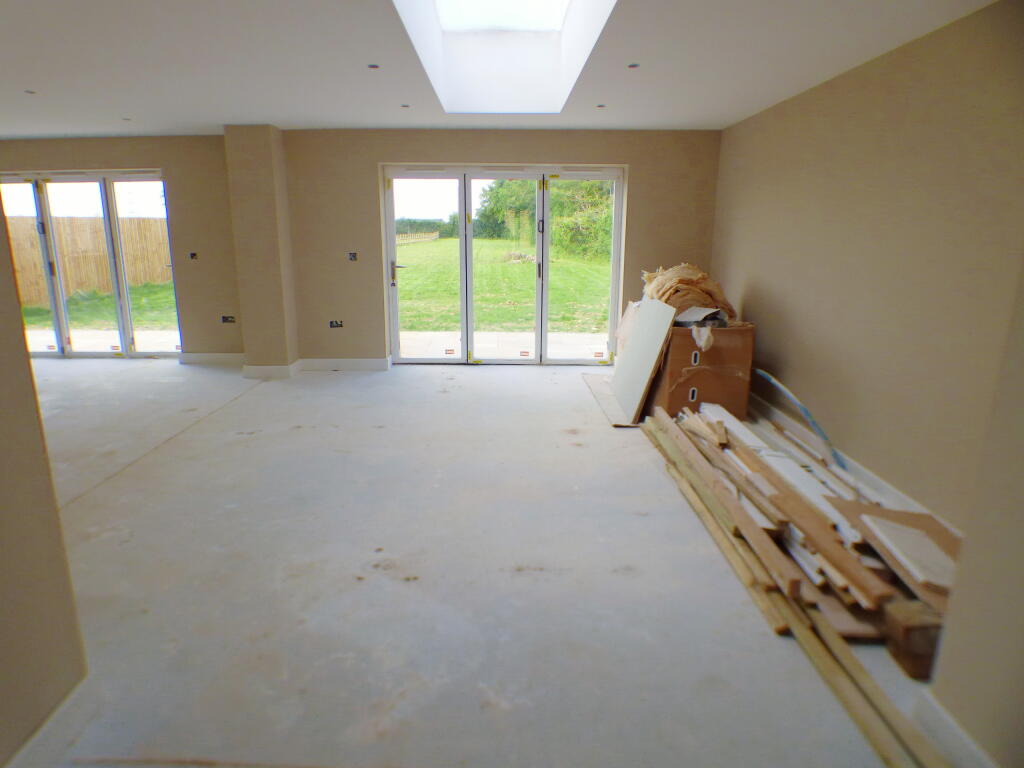 Hawthorn Cottage, Mellis Road, Yaxley - View 3