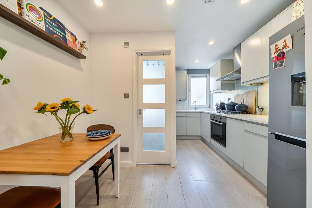 Apartment in London, Evelyn Estate, New Cross - View 5