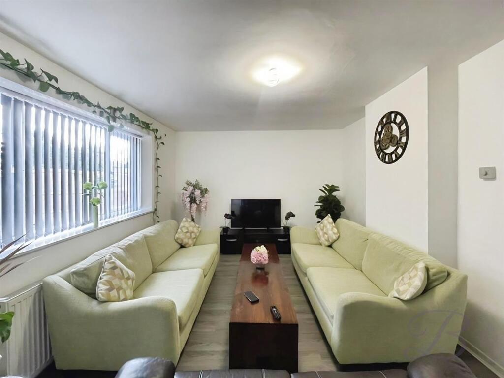 House in Mansfield, Warsop - View 4