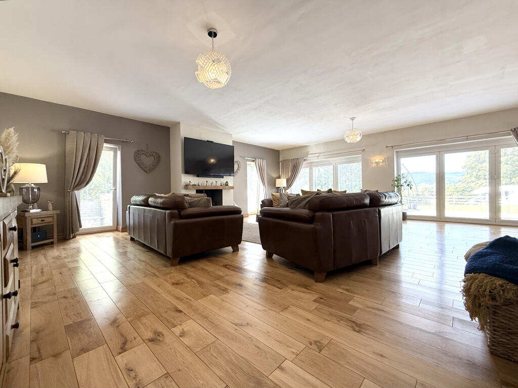 House in Abernant, Aberdare East - View 4