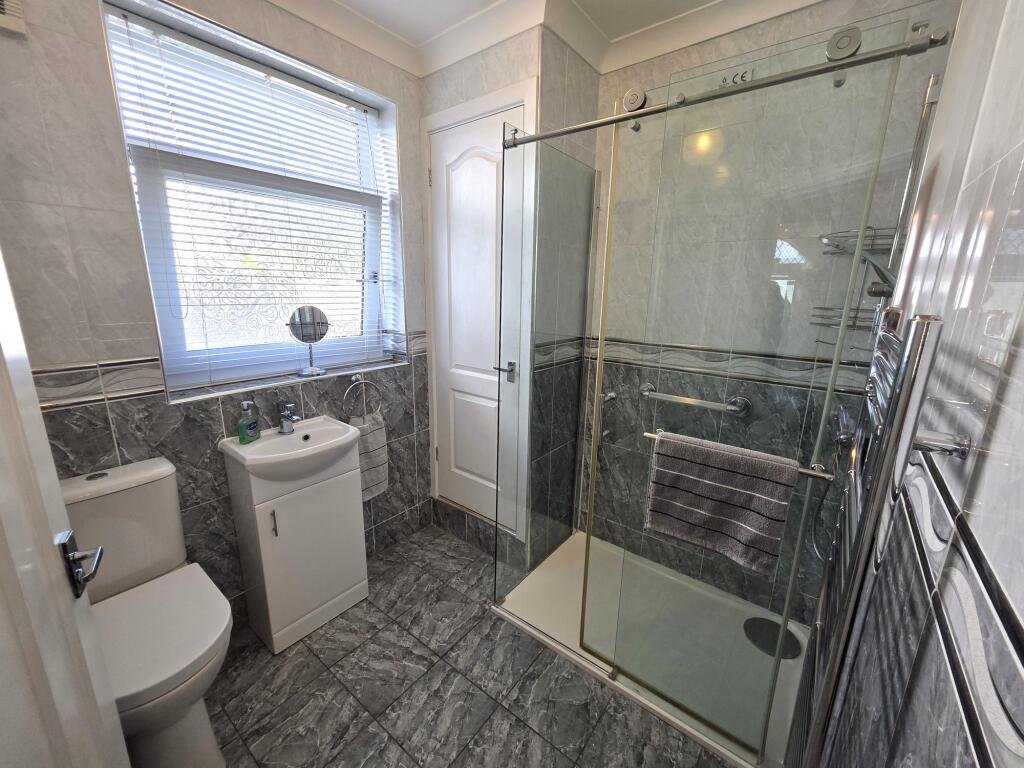 House in Baglan, Neath Port Talbot - More
