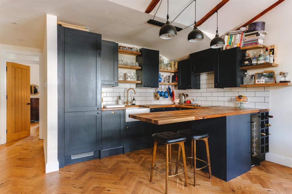 Apartment in London, Lincoln North Estate, Bow - View 4