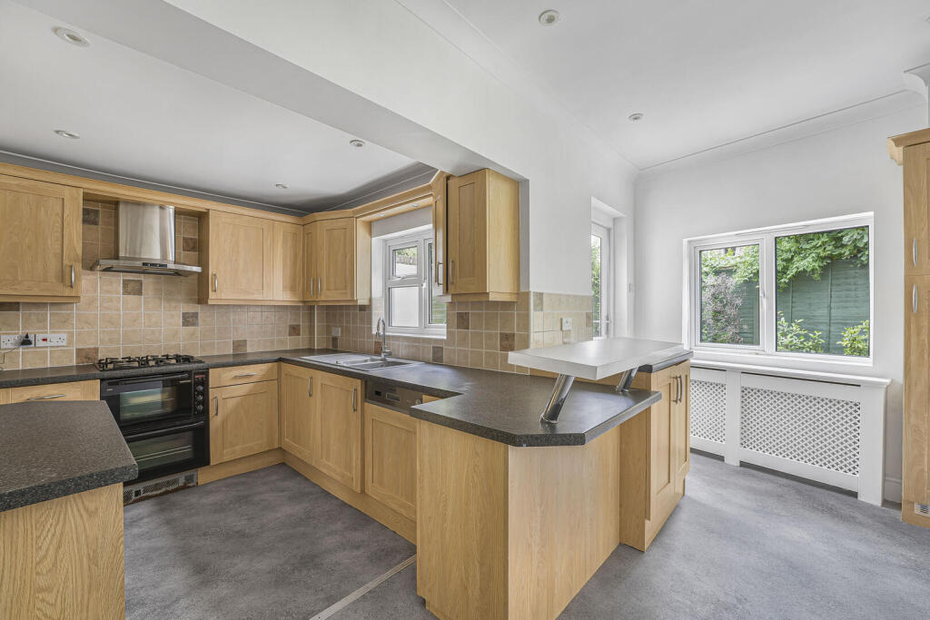 House in Bromley - View 2