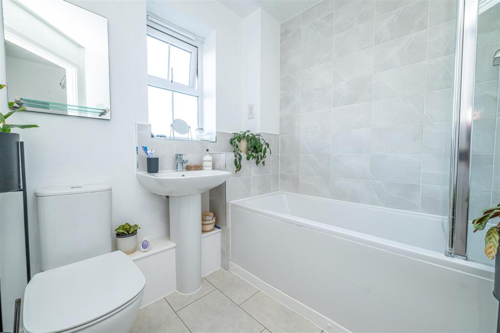 Apartment in Telford - View 4