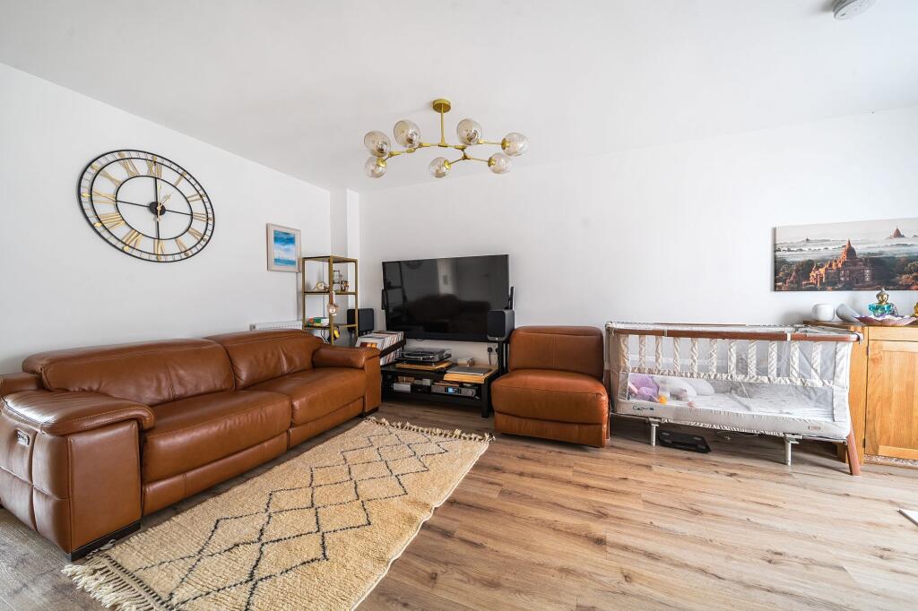 House in Rushmoor, Sky Plaza, Farnborough - View 6