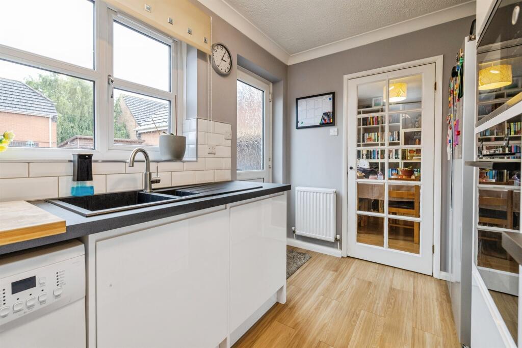 33, Paddock Lane photo 4